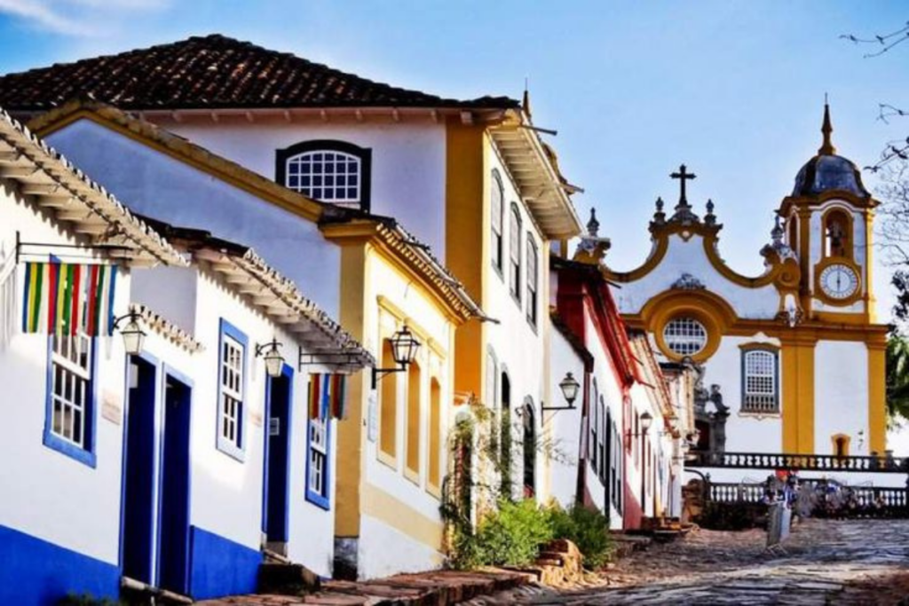 Descubra Minas Gerais: Uma Jornada Pelas Montanhas e Histórias